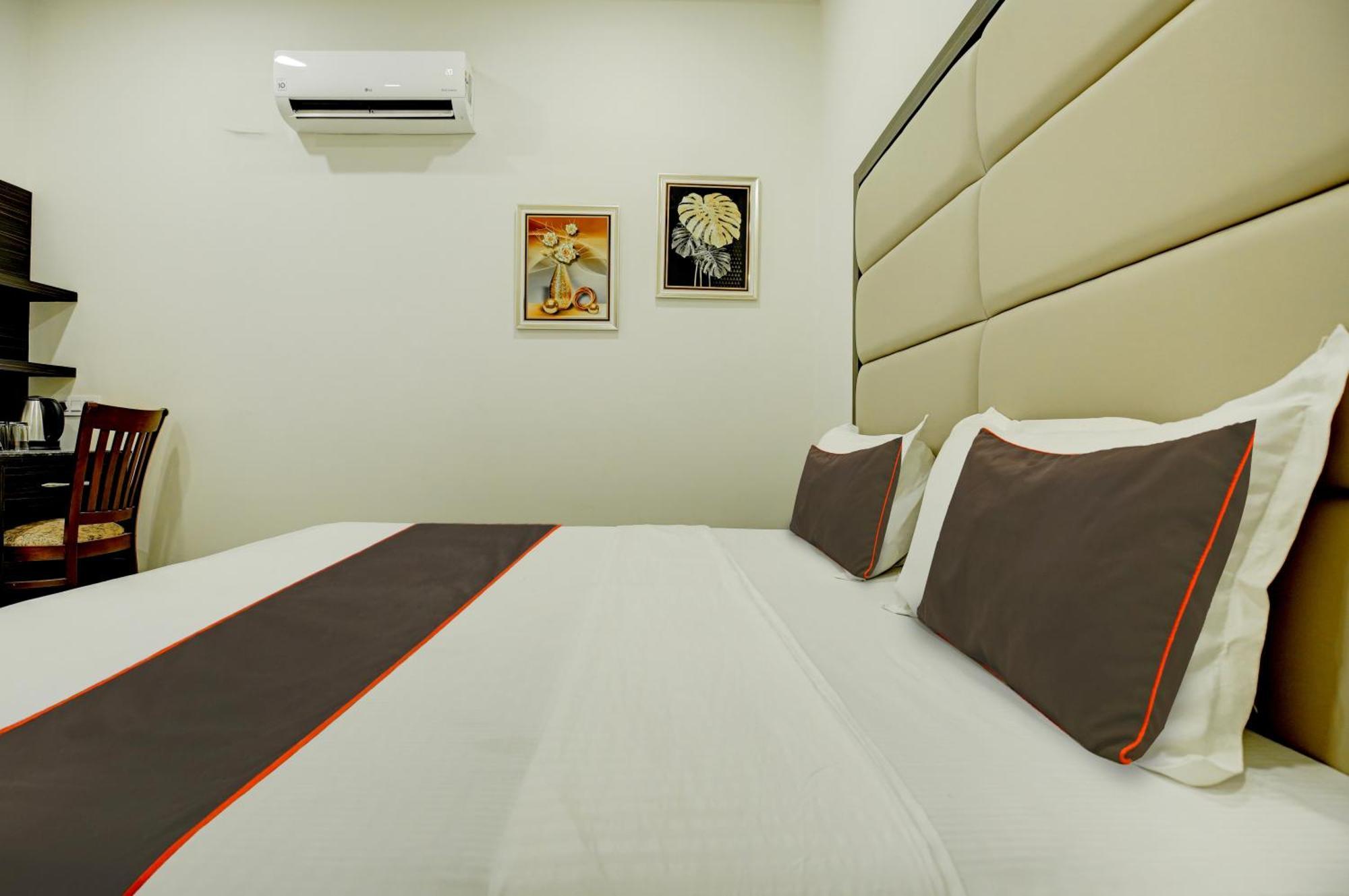 Super Collection O Ovel Hotel Grand Abadpura Ngoại thất bức ảnh