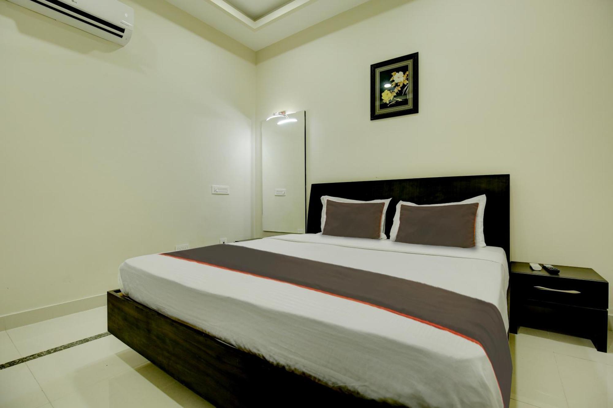 Super Collection O Ovel Hotel Grand Abadpura Ngoại thất bức ảnh