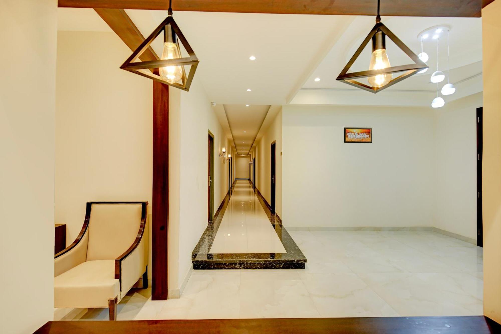 Super Collection O Ovel Hotel Grand Abadpura Ngoại thất bức ảnh