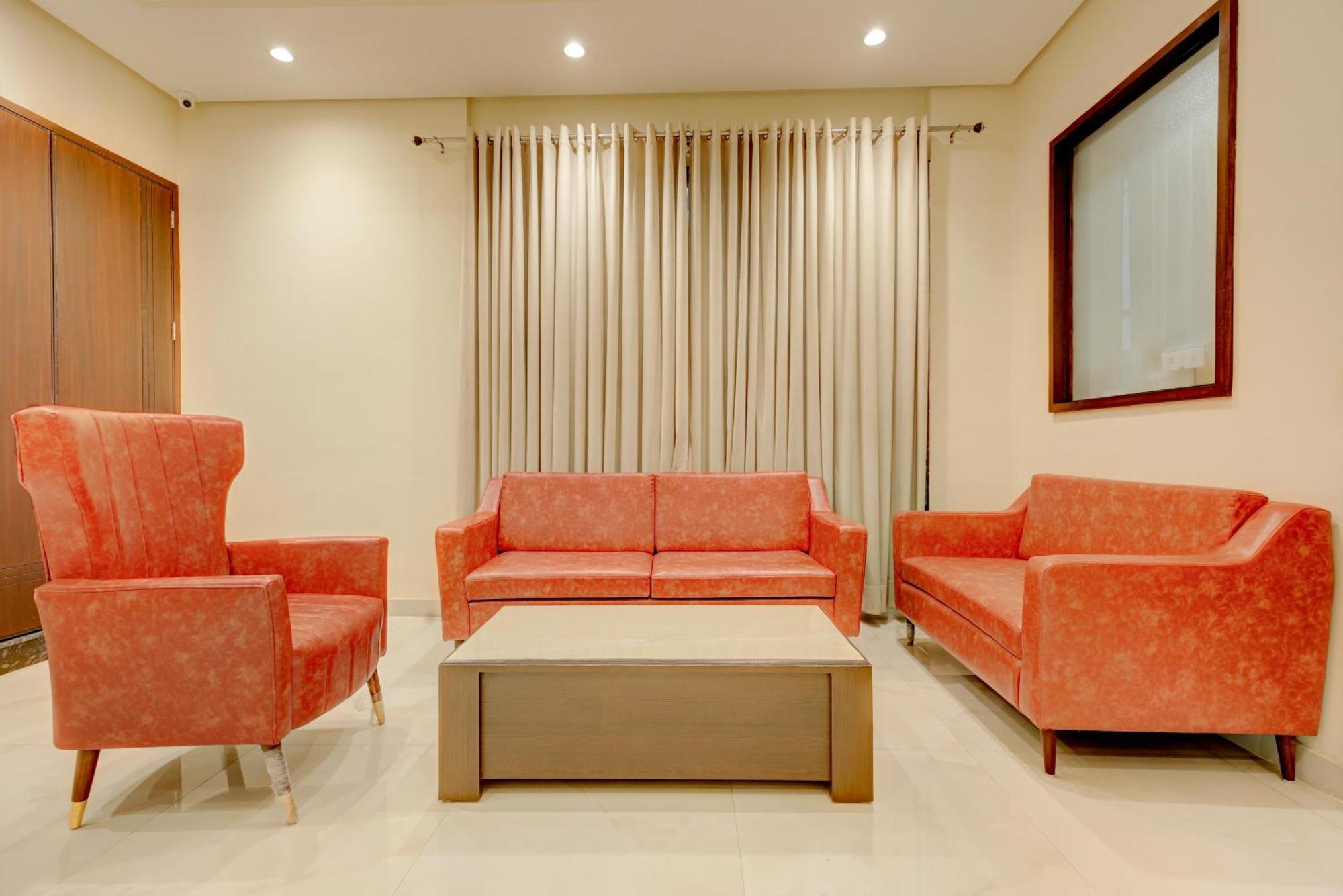 Super Collection O Ovel Hotel Grand Abadpura Ngoại thất bức ảnh